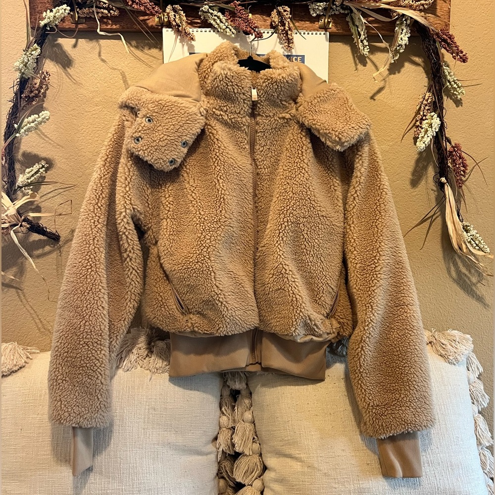 ALO Foxy Sherpa Jacket
